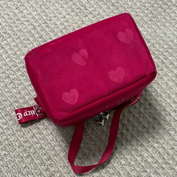 Juicy Couture Pink Velvet Velour Lunch or Cosmetic Bag with Heart Zip and Strap - Picture 7 of 9